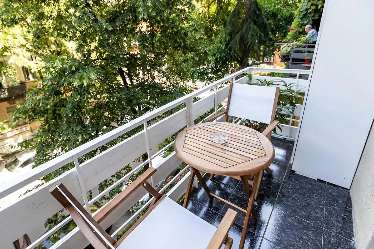 Central Vera Studio - Ideal For 3 - By Wehost Tbilisi Apartment